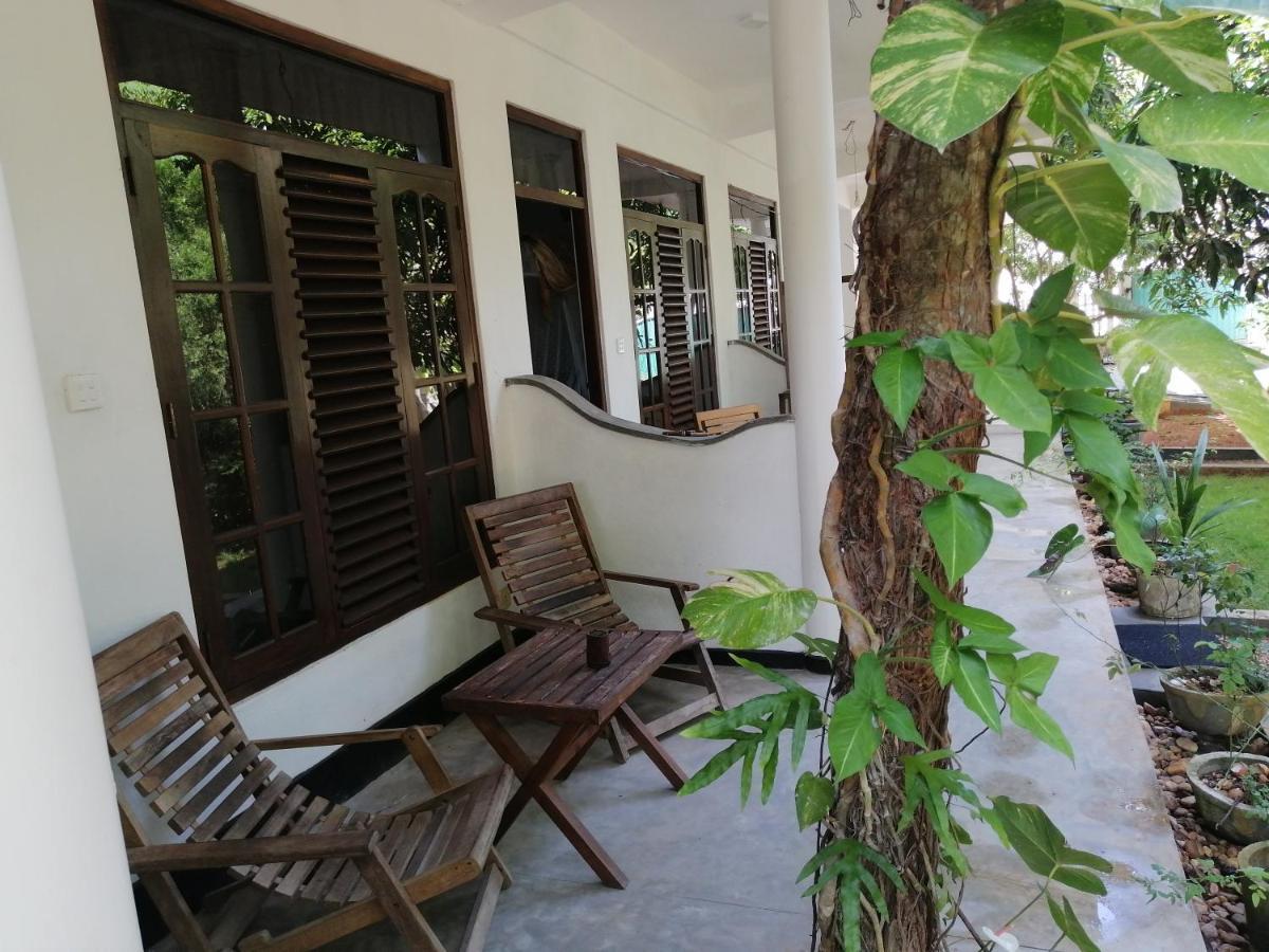 Rainbowswell Beach Resort Unawatuna Esterno foto