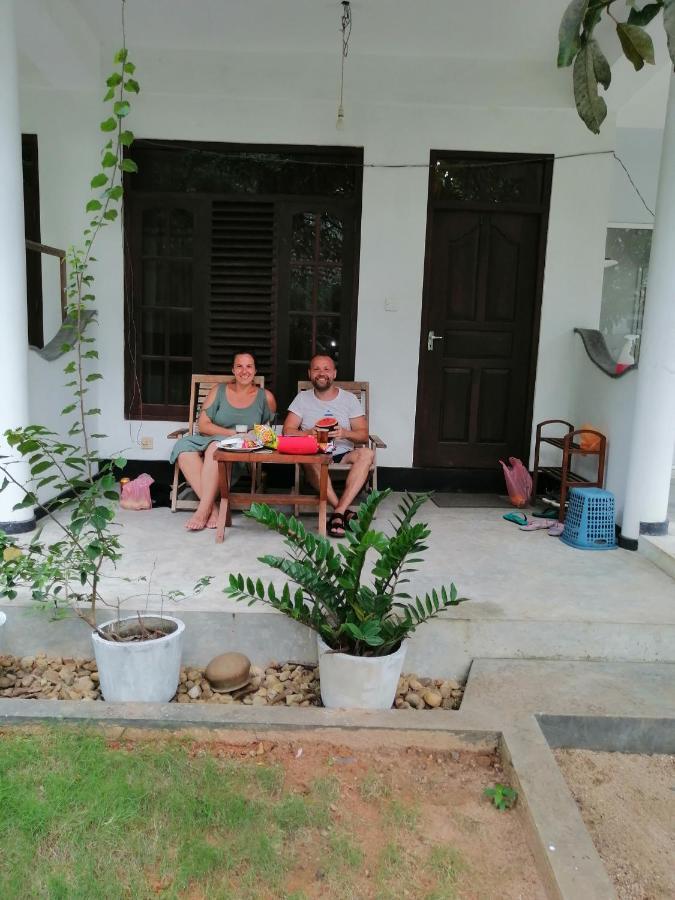 Rainbowswell Beach Resort Unawatuna Esterno foto