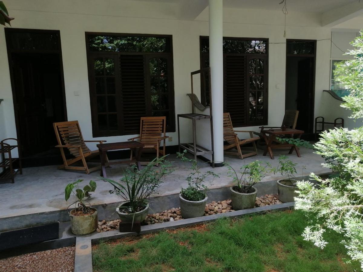 Rainbowswell Beach Resort Unawatuna Esterno foto
