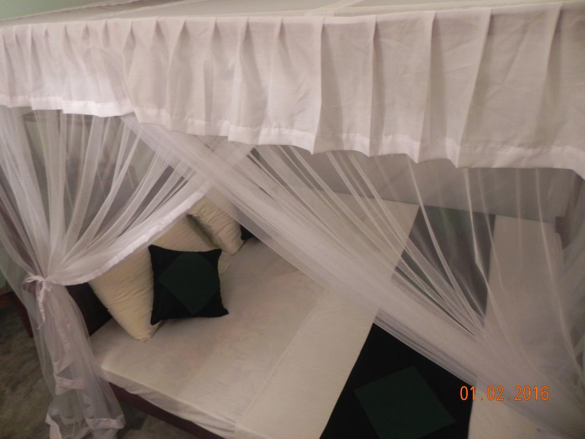 Rainbowswell Beach Resort Unawatuna Esterno foto