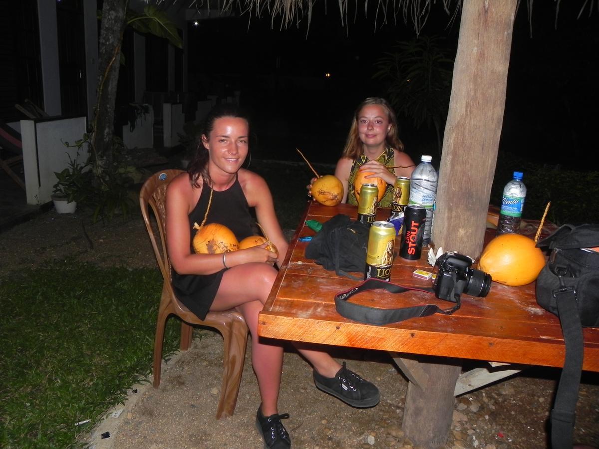 Rainbowswell Beach Resort Unawatuna Esterno foto