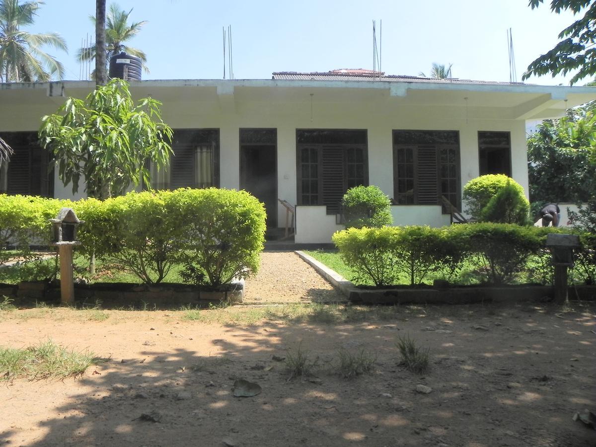 Rainbowswell Beach Resort Unawatuna Esterno foto