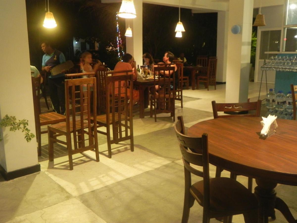 Rainbowswell Beach Resort Unawatuna Esterno foto